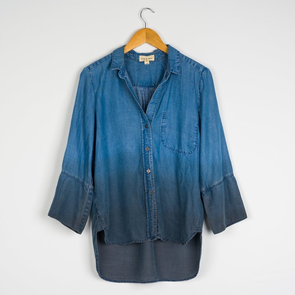 Women's Cloth & Stone Ombre Chambray Boho Button Up Shirt size Medium